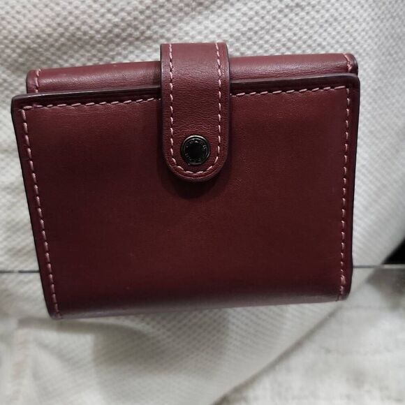 Coach Small Trifold Wallet in Bordeaux - Picture 1 of 11